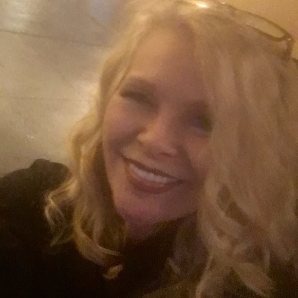 Meet your Posher, Kendra - Picture 1 of 1